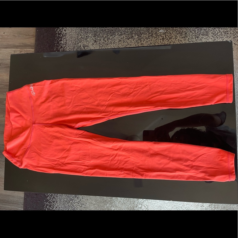 BodyNV Red/Orange Scrunch Leggings Size M